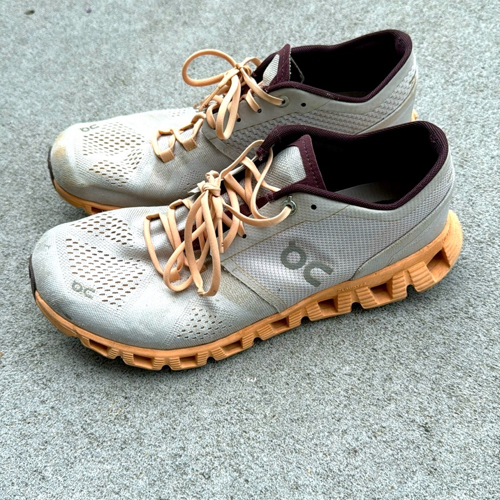 Women’s on cloud running shoes